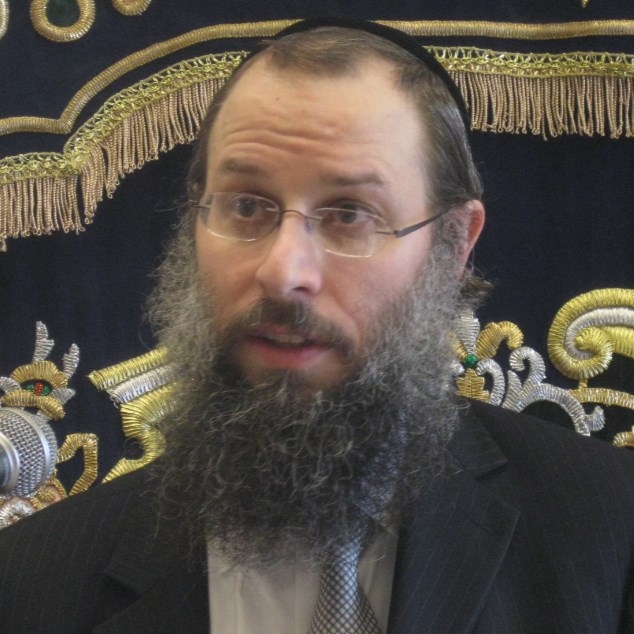 Picture of Rabbi Dov Kahan.