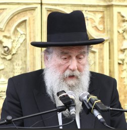 Picture of Rabbi Moshe Shapira.